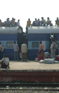 <!--:it-->Spaccati microcosmici, sui treni indiani<!--:-->